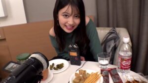 ベロチューと激ピストン！めっちゃ美人のお姉さんが上になって囁き誘惑するASMR