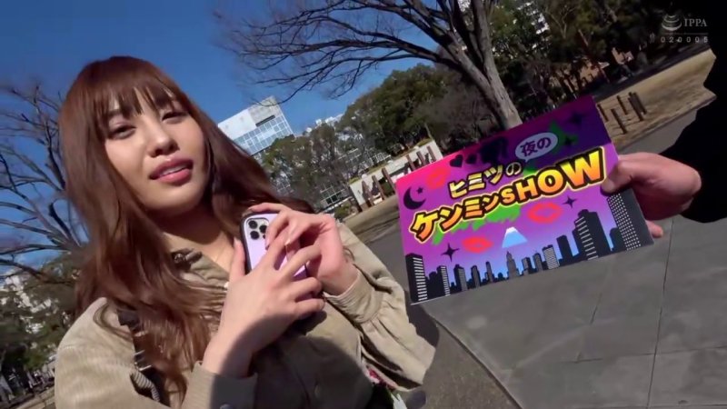 ロングブーツ着エロずらしハメで20歳の美人が魅せる、大量潮吹きお漏らしエロ交尾！