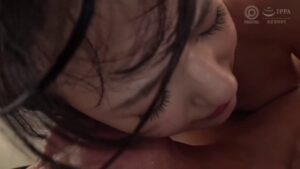 アイドル級美少女の淫汁大噴出！八掛うみが魅せる最大級の官能体験